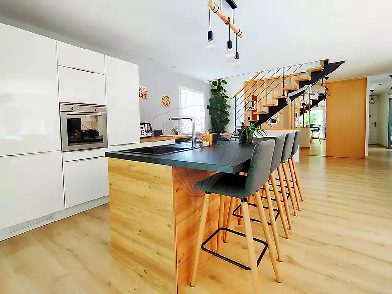Maison, 165 m²
