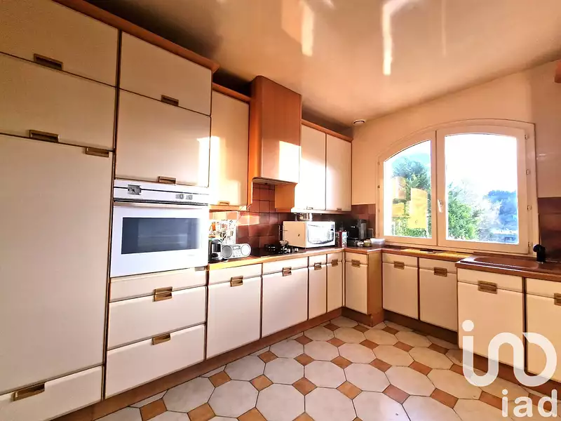 Maison, 230 m²