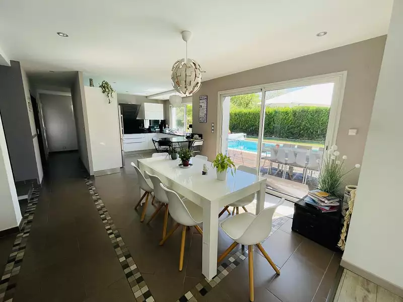 Maison, 170 m²