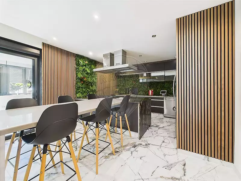 Maison, 255 m²