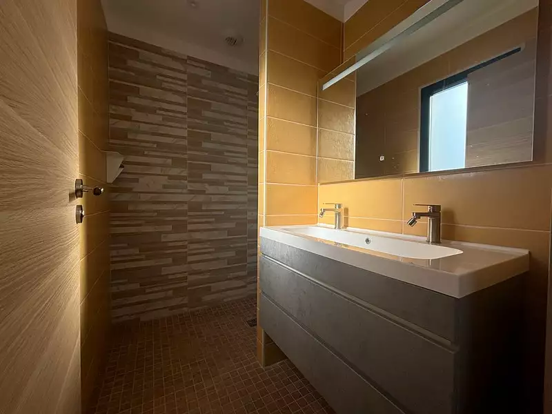 Maison, 255 m²