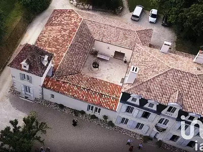 Maison, 713 m²