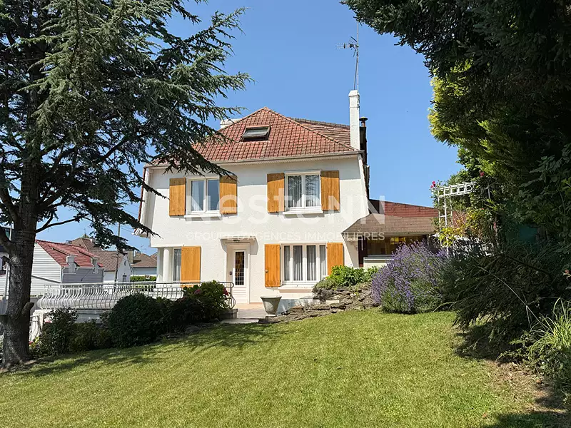 Maison, 201 m²