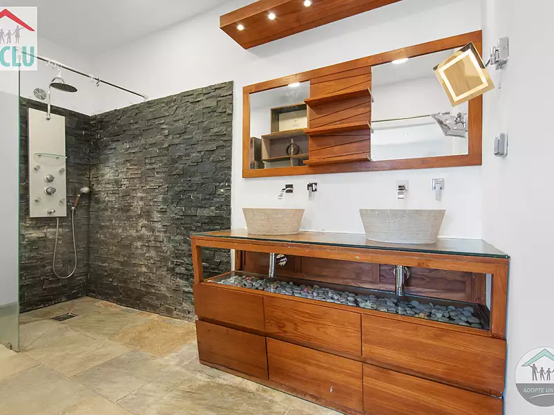 Maison, 210 m²