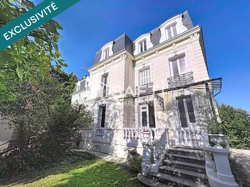 Maison, 243 m²