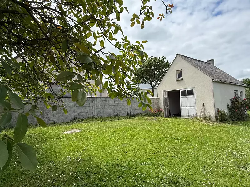 Terrain, 898 m²