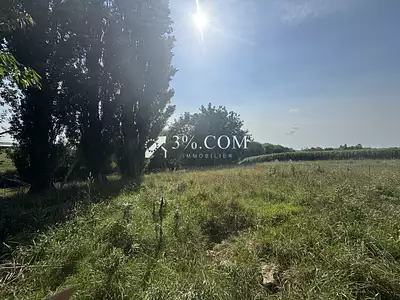 Terrain, 700 m²