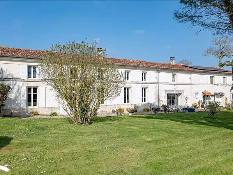 Maison, 255 m²