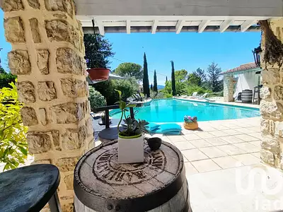 Maison, 176 m²