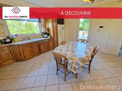 Maison, 225 m²