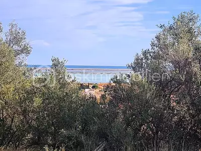 Terrain, 1 350 m²
