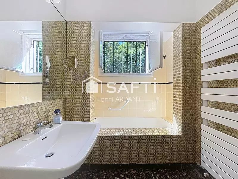 Maison, 220 m²