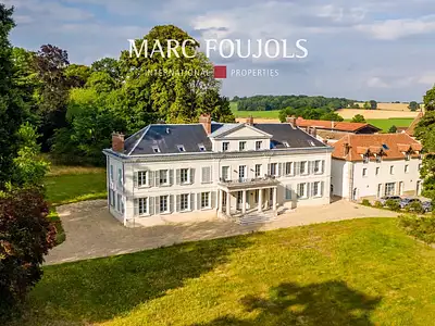 Maison, 1 200 m²