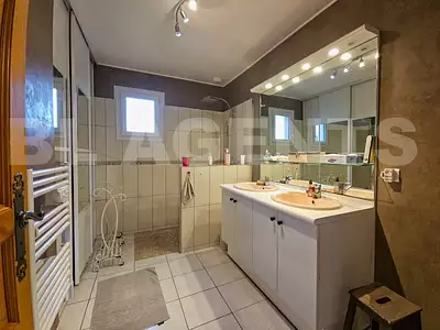 Maison, 151 m²