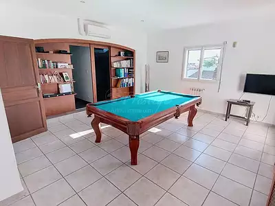 Maison, 257 m²