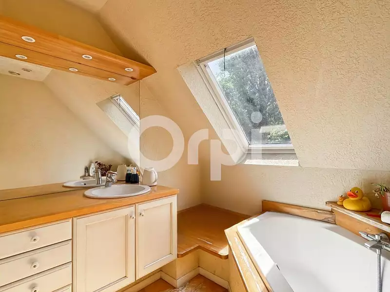Maison, 167 m²