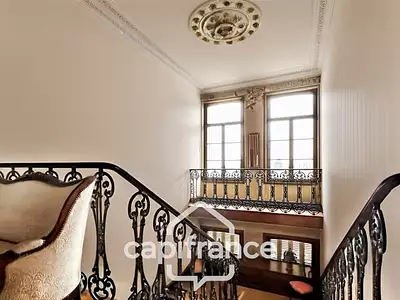 Maison, 570 m²