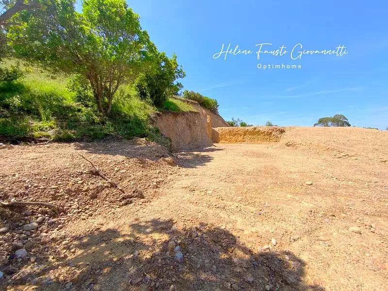 Terrain, 4 440 m²