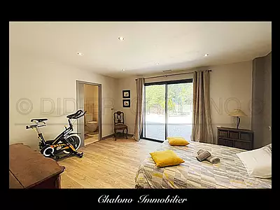 Maison, 255 m²