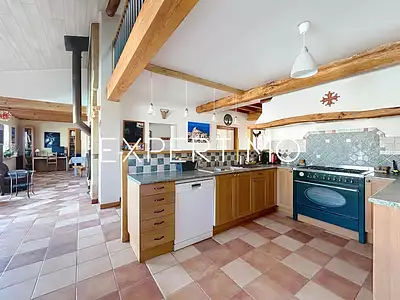 Maison, 240 m²