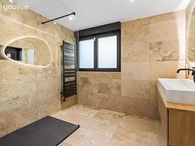 Maison, 240 m²