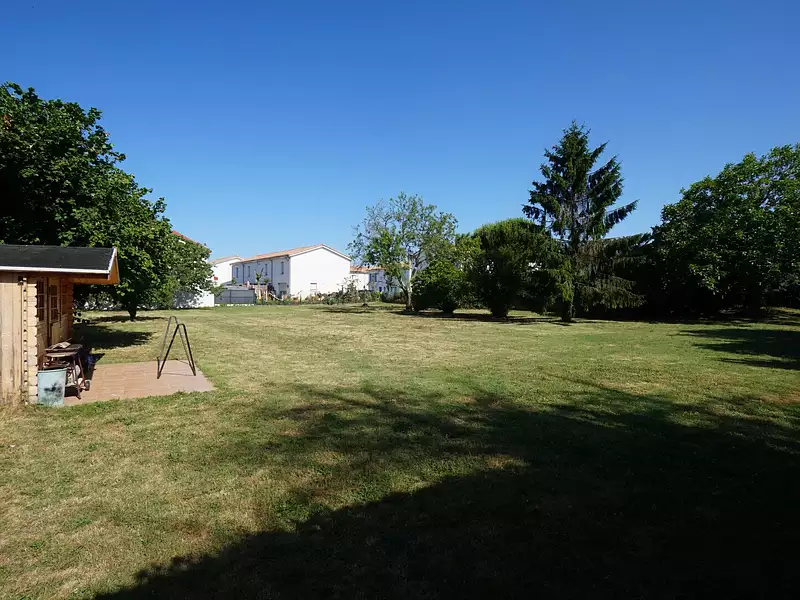 Terrain, 1 836 m²