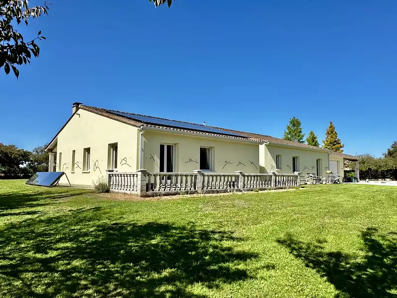 Maison, 267 m²