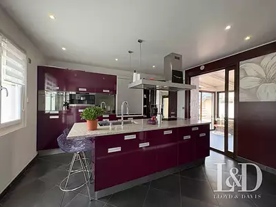 Maison, 236 m²