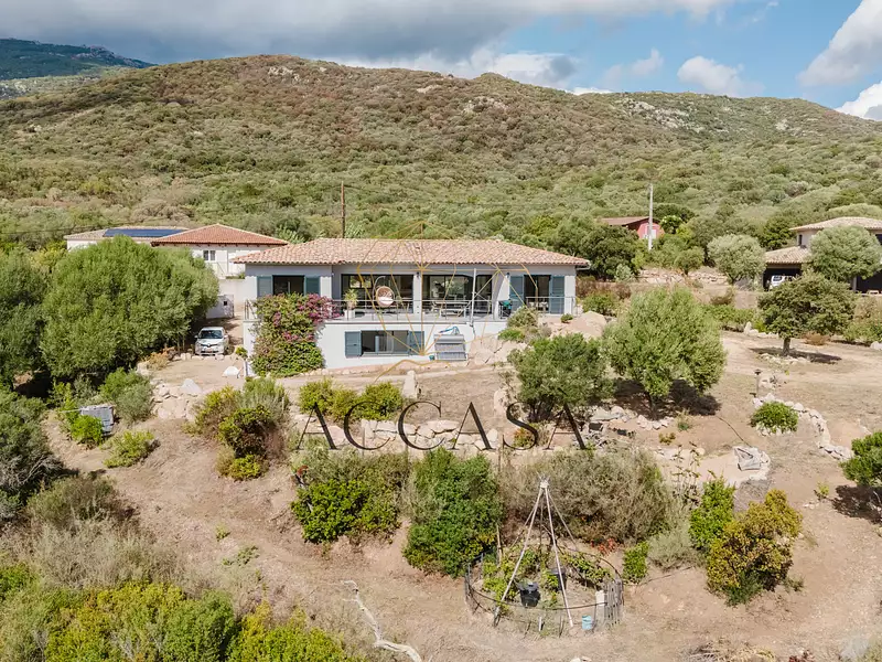 Maison, 204 m²