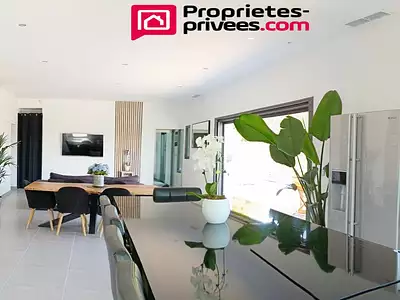 Maison, 225 m²