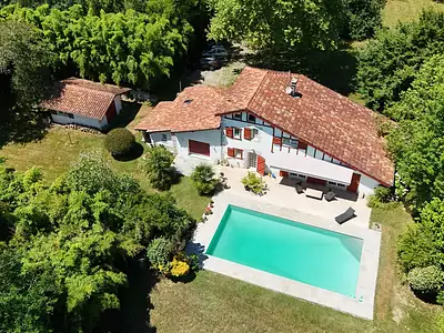 Maison, 230 m²