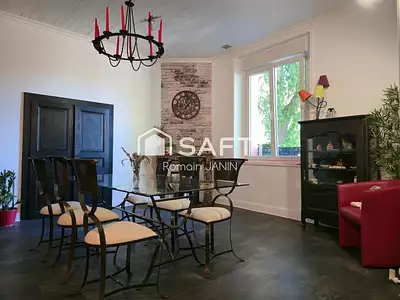 Maison, 210 m²
