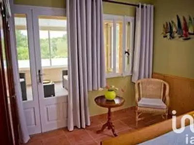 Maison, 210 m²