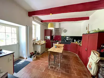 Maison, 667 m²
