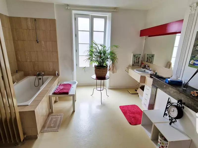 Maison, 330 m²
