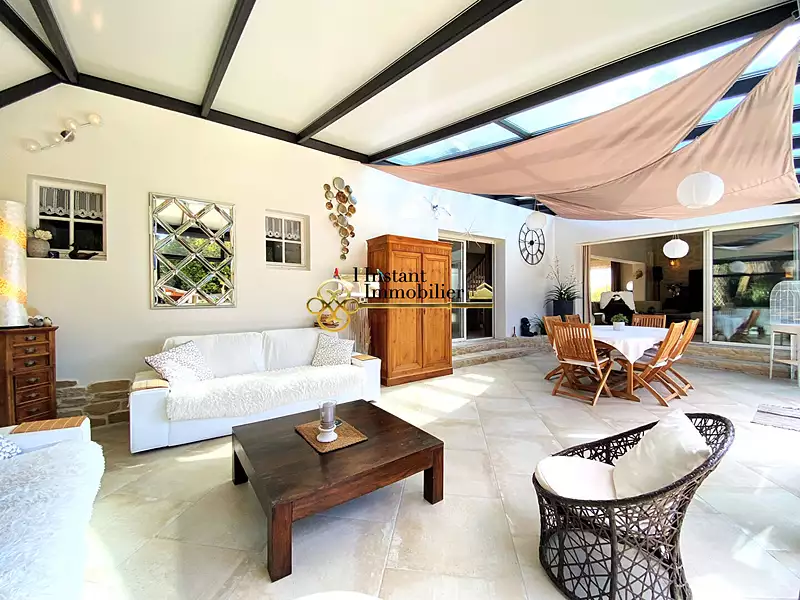 Maison, 225 m²