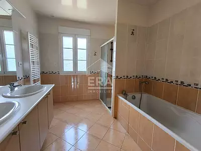 Maison, 204 m²