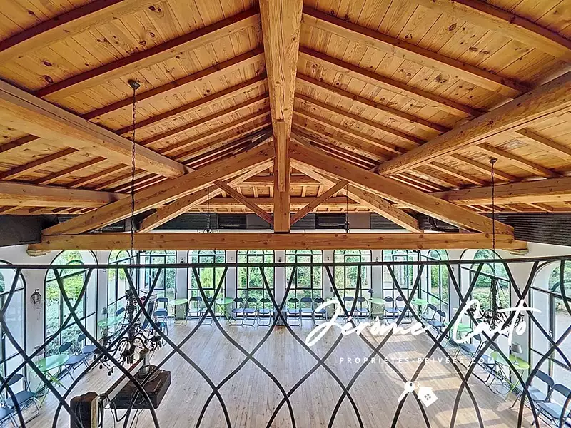 Maison, 858 m²