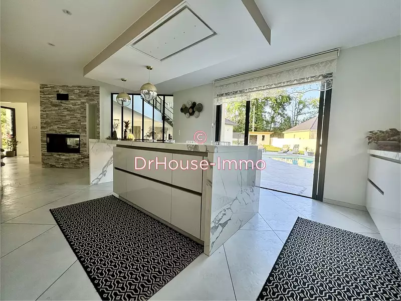 Maison, 250 m²