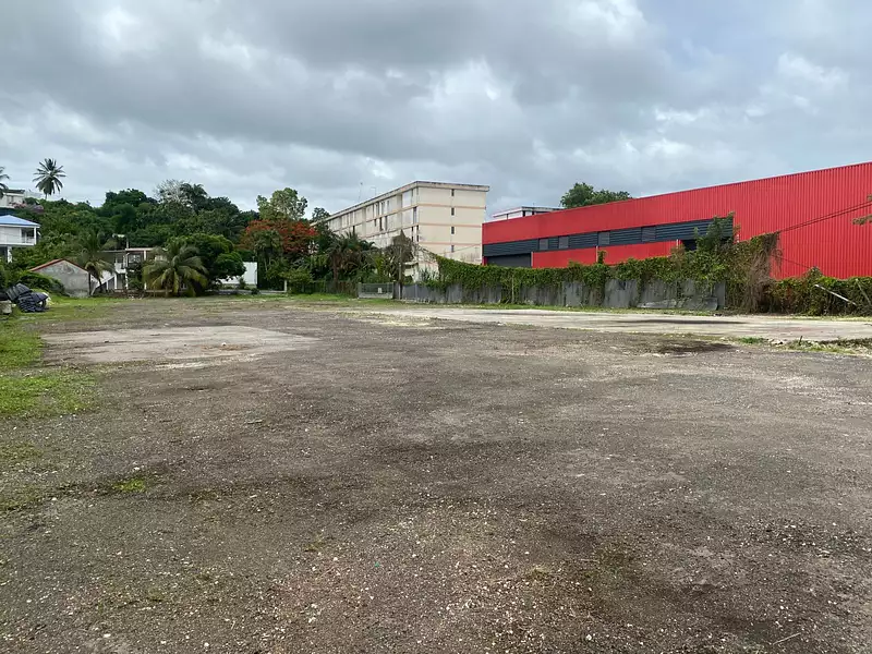 Terrain, 3 848 m²