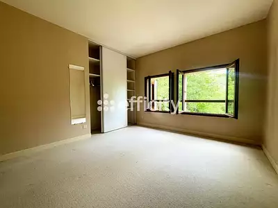 Maison, 225 m²