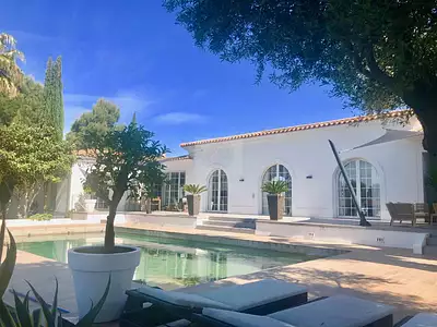 Maison, 380 m²
