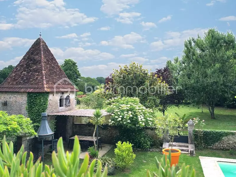 Maison, 230 m²