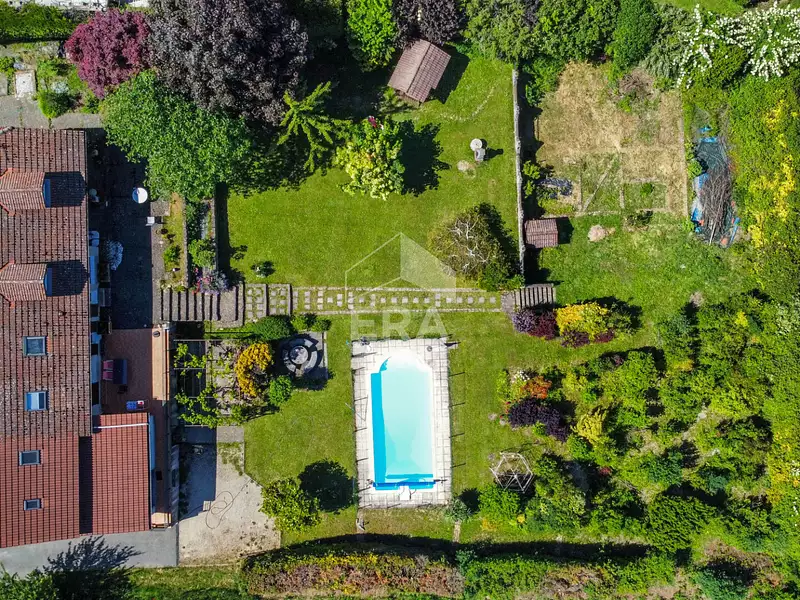 Maison, 240 m²