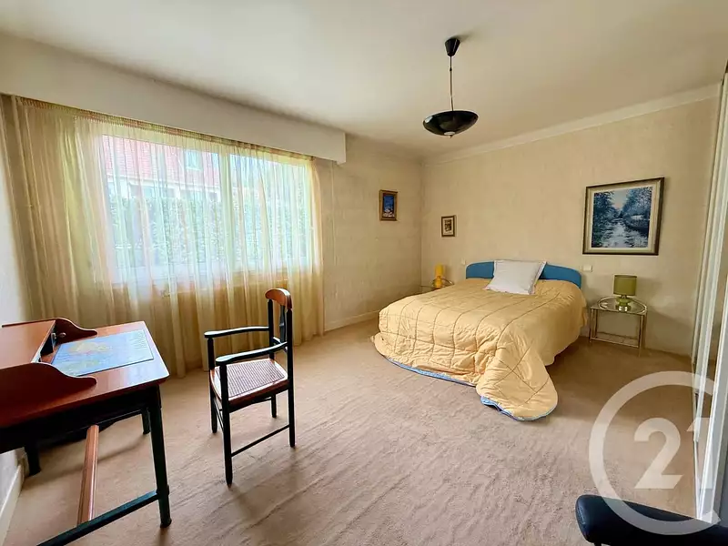 Maison, 215 m²