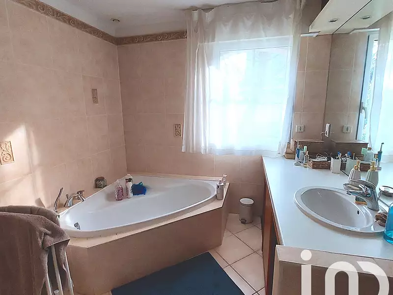 Maison, 180 m²