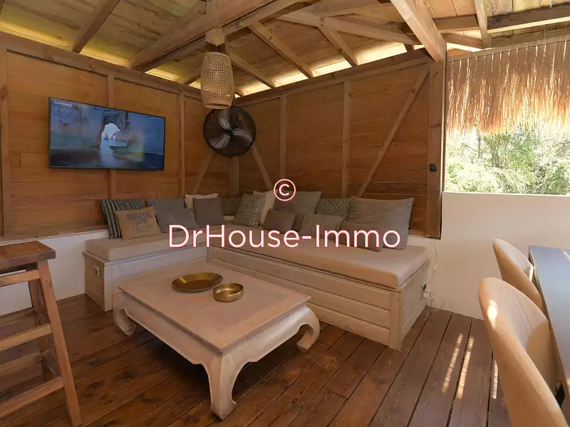 Immeuble, 180 m²