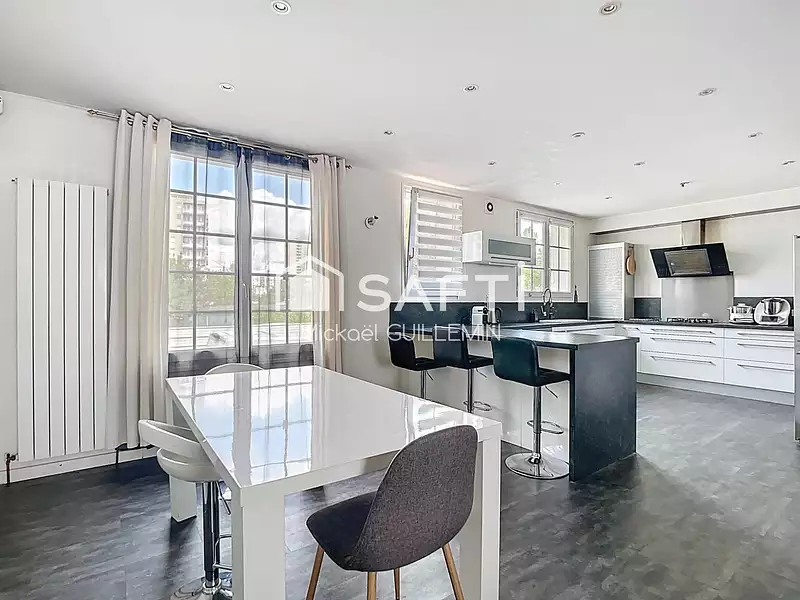 Maison, 219 m²