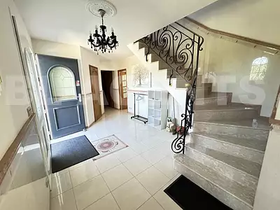Maison, 320 m²