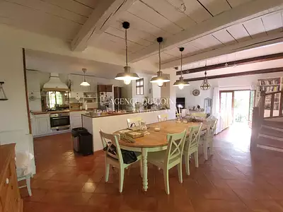Maison, 250 m²